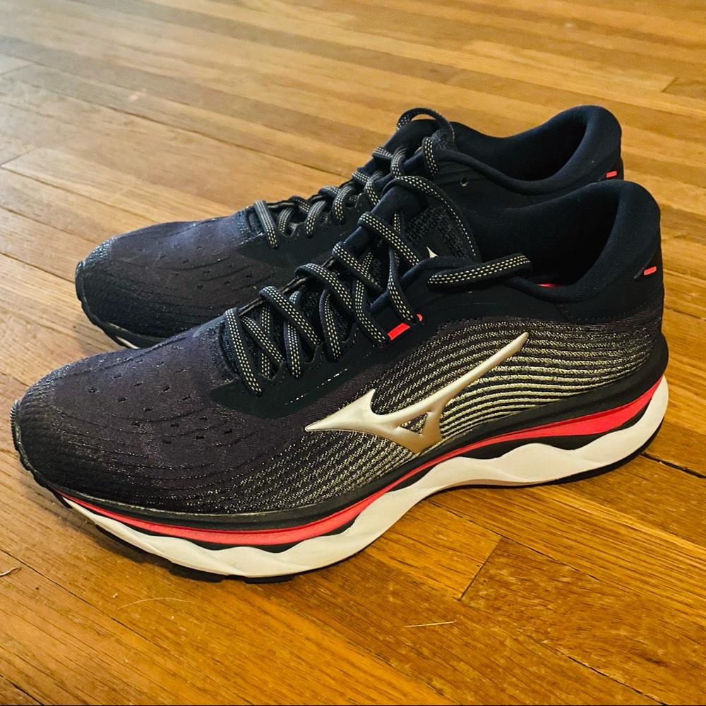 Mizuno Wave Sky 5